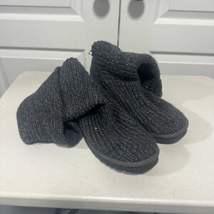 UGG black cardy knit boots
